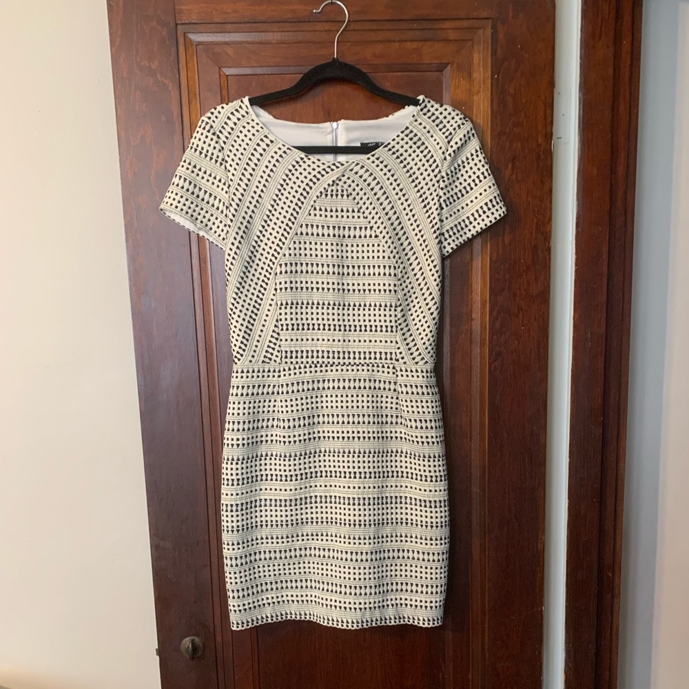Alex + Alex patterned black and white dress size 6